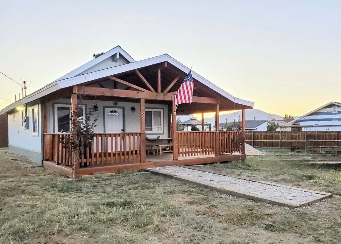 1 bed, 1.0 bath, 700 sqft, $1,600 — Photo 1