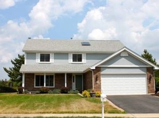 26 Mayfair Ln, Aurora, IL