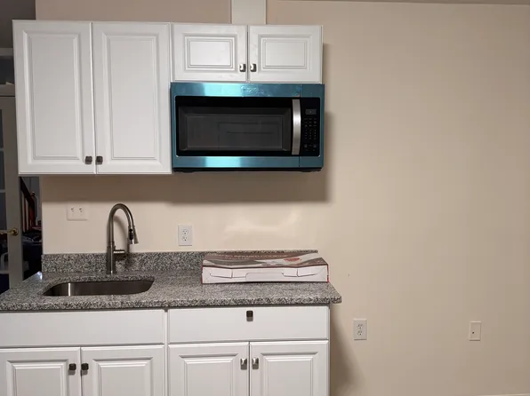 21491 Rusty Blackhaw Sq, Sterling, VA 20164