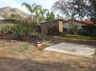 32850 Mesa Dr, Lake Elsinore, CA 92530