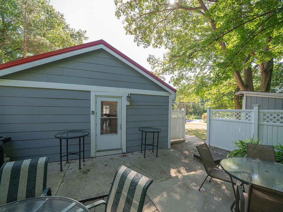 3027 W Bundy Rd, Coloma, MI 49038 Zillow