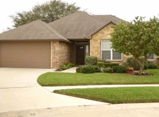107 Tiki Ct, Victoria, TX 77904