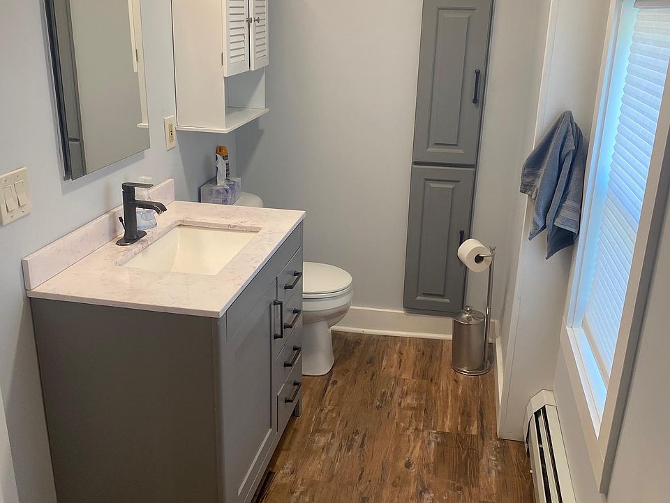 1st image of 109 Island St