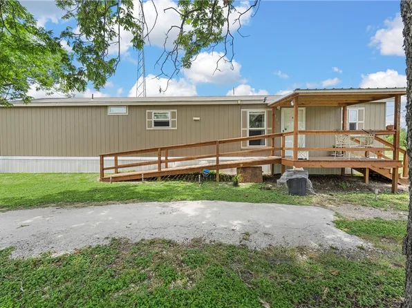 506 E Elm, Lott, TX 76656