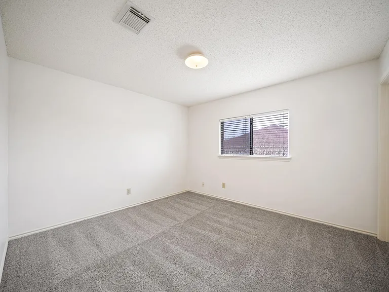 1688 Fir Cir — Photo 27