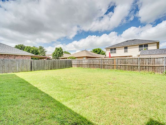 4th image of 158 Washington Way