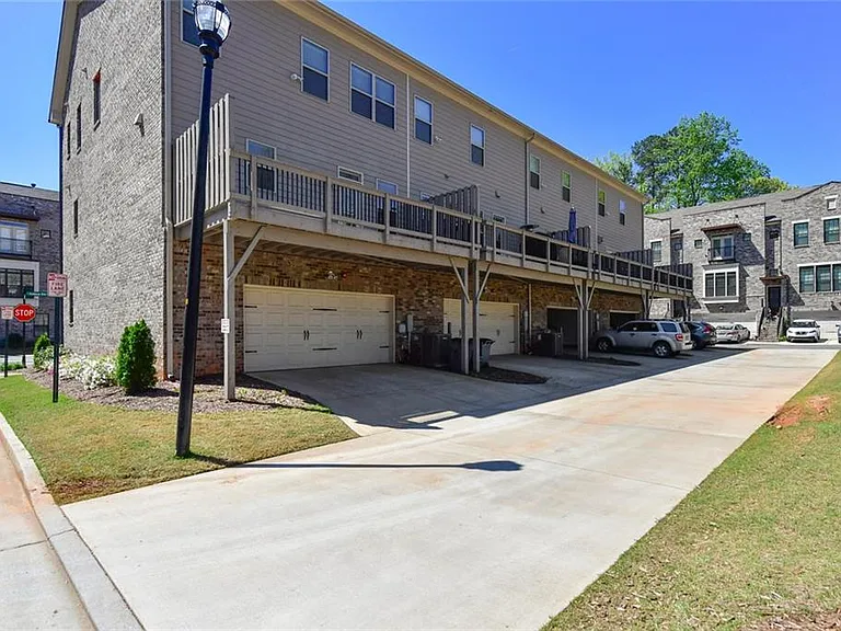 712 Alden Dr — Photo 27