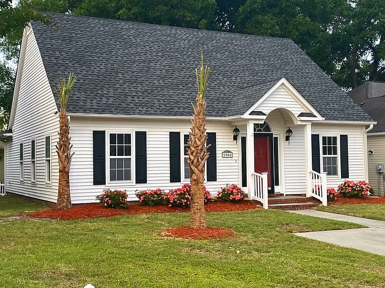 1004 Mount Vernon Dr — Photo 2