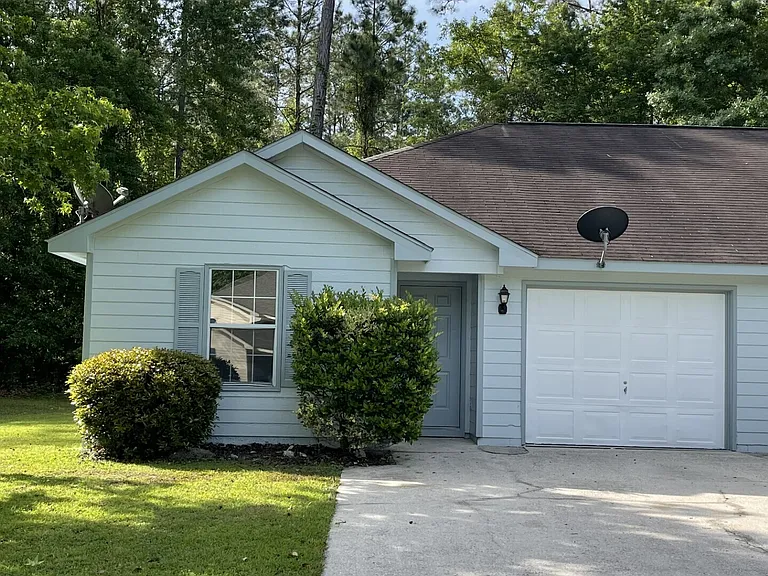 175 Talbot Ct — Photo 2