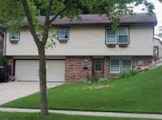 1932 Woodlawn Ave, West Bend, WI 53090