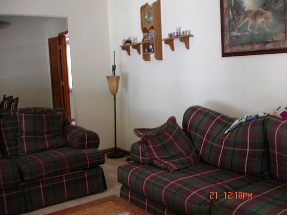 3rd image of 718 Earl Lee Dr