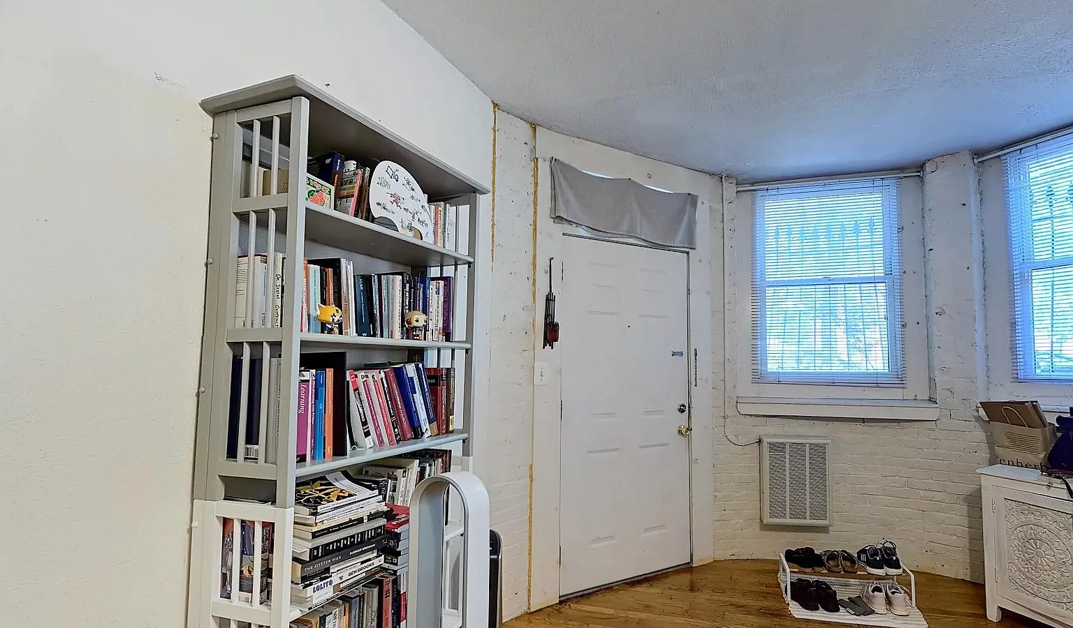 Studio, $2,000 — Photo 4