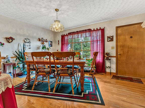 3rd image of 728 Pitt Ave
