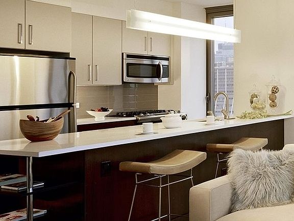 3rd image of 312 11th Ave APT 31B