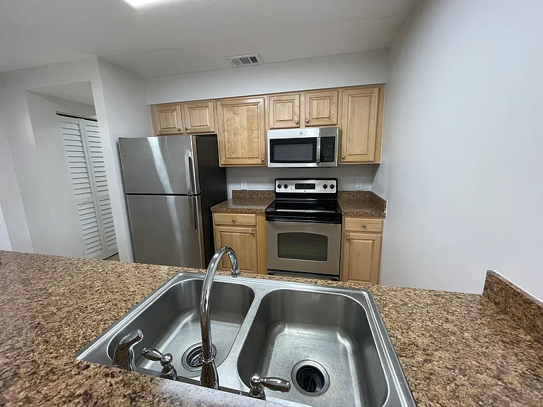 208 S Habana Ave #208F — Photo 5
