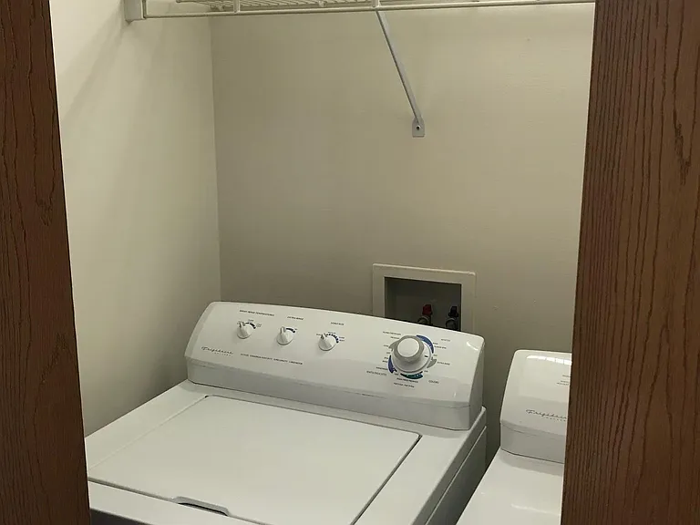 110 Phillips Ct — Photo 3