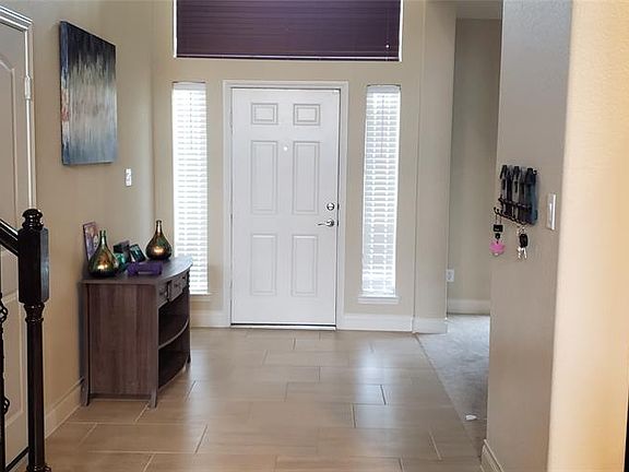 2nd image of 2901 Parkstone Field Ln