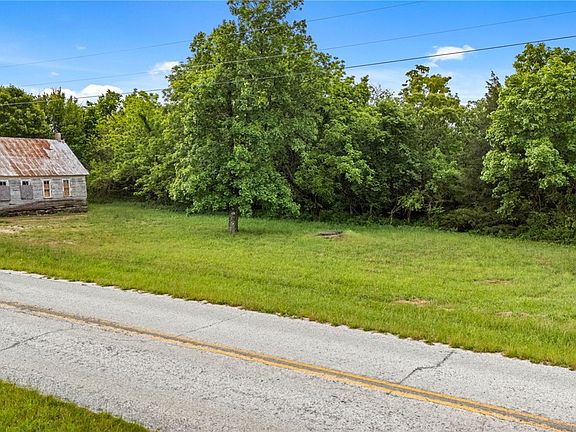 4th image of 20825 Gem Rd