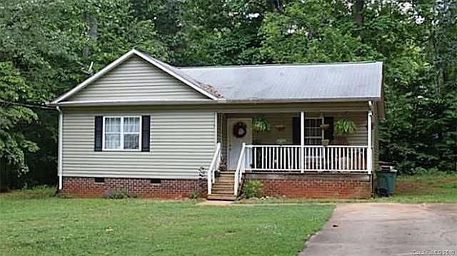 2nd image of 409 Skyline Dr