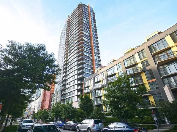 33 Smithe St #801, Vancouver, BC V6B 0B5