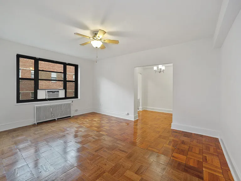 Rock Creek Gardens Apartments — Photo 7