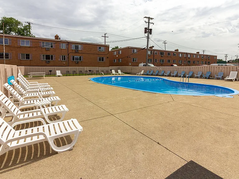 Kamden Village Apartments — Photo 1