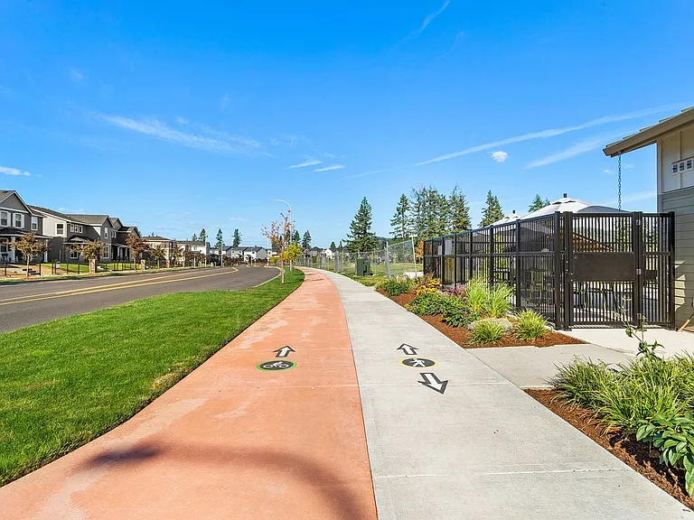 16699 SE Sunshower Pl — Photo 32