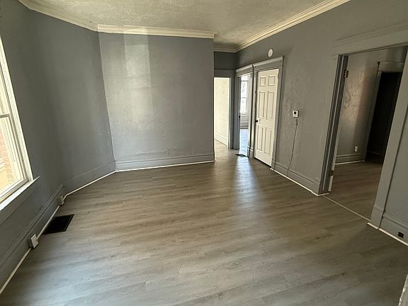 2nd image of 310 E Arcadia Ave
