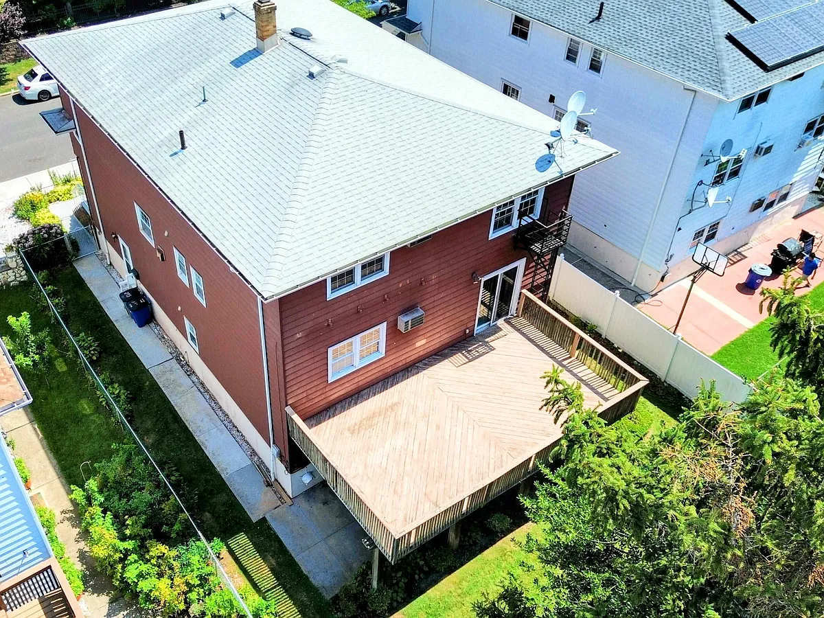 Building Photo - 295 Paulanne Ter #1