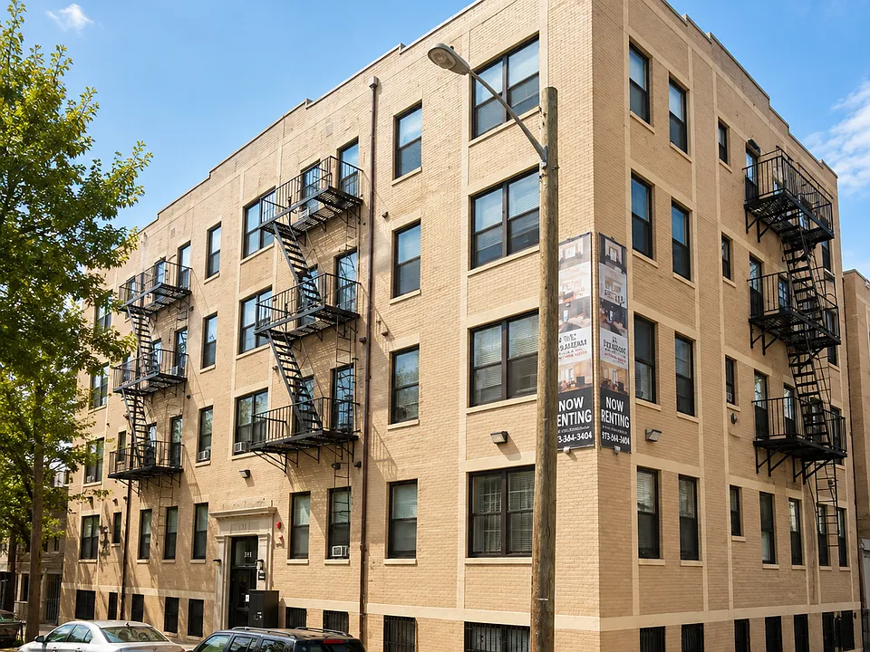 235 Munn Ave #404