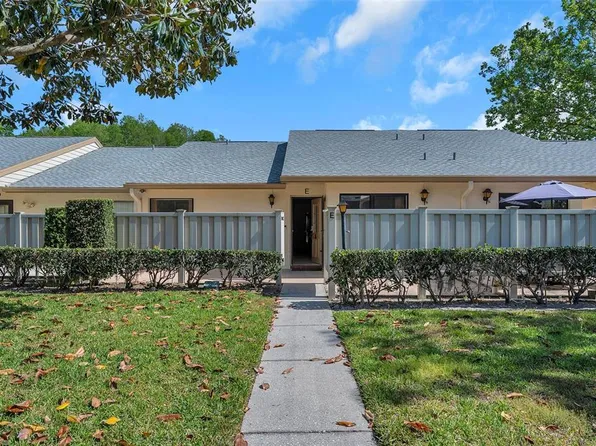 1375 Pine Glen Ln APT E, Tarpon Springs, FL 34688