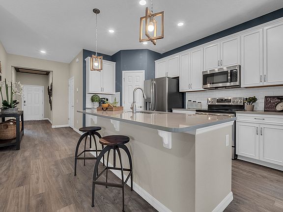 3rd image of 644 Crown Rose Dr