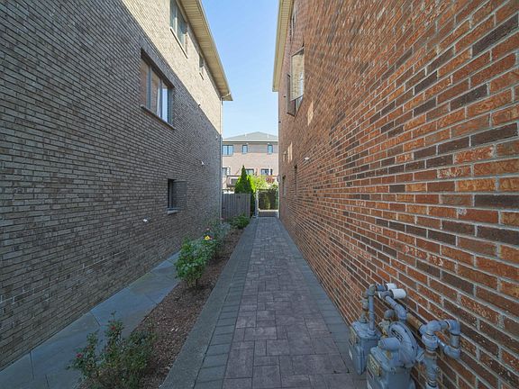 3rd image of 241 Knox Ave