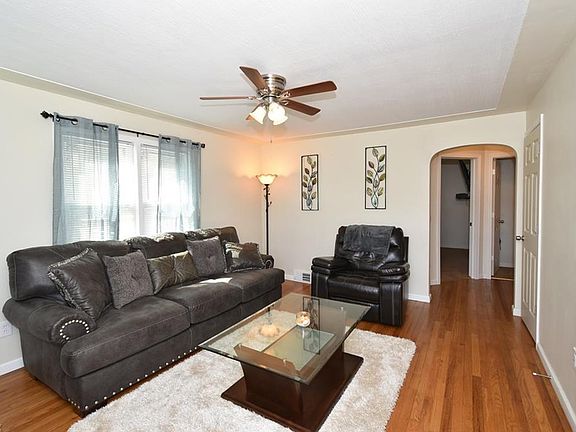 2nd image of 1328 W 23rd St