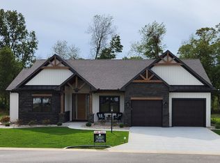 21228 Hallton Dr, Bristol, IN 46507