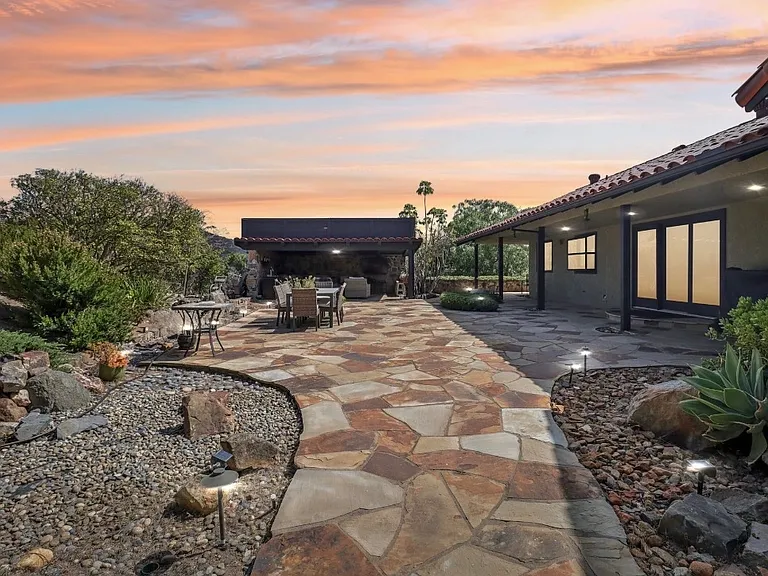 2073 Elevado Rd — Photo 4