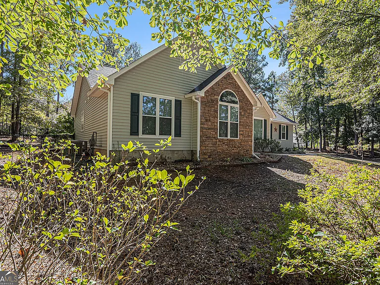 139 Pete Rd — Photo 1