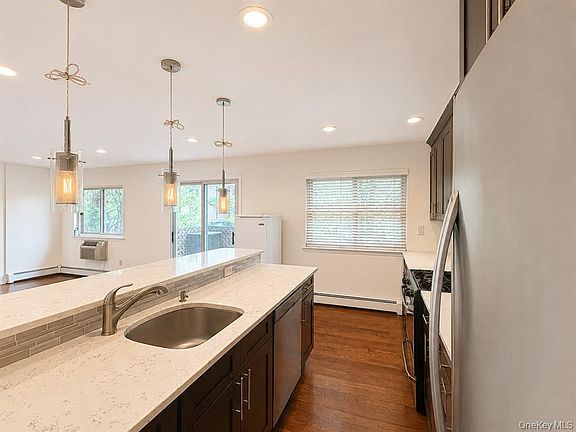 4th image of 330 Central Park Ave APT F8
