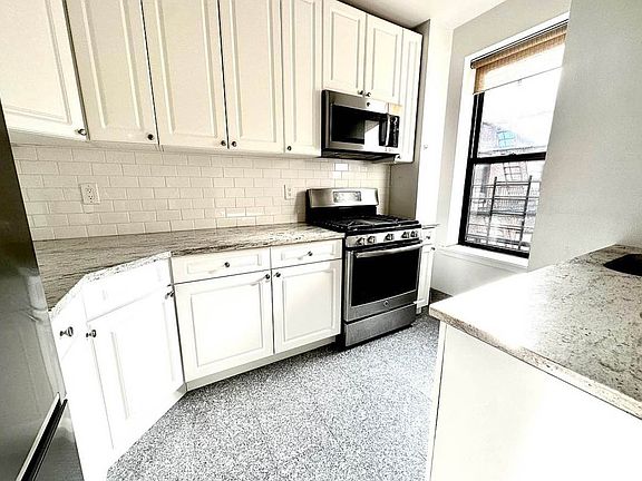 2nd image of 5008 Broadway APT 2H