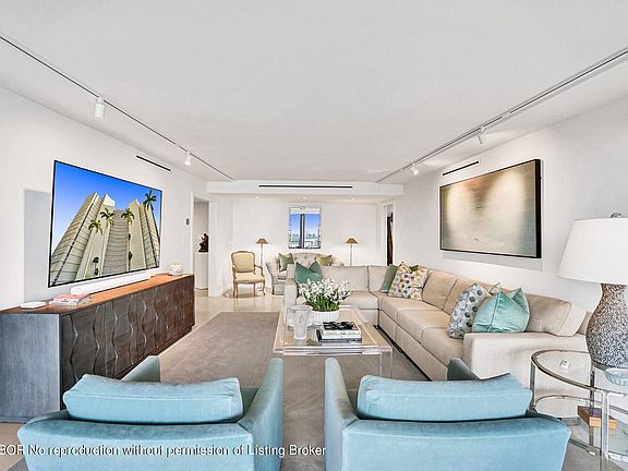 4th image of 1200 S Flagler Dr APT 1006