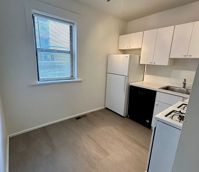 4415 Pershing Ave — Photo 7
