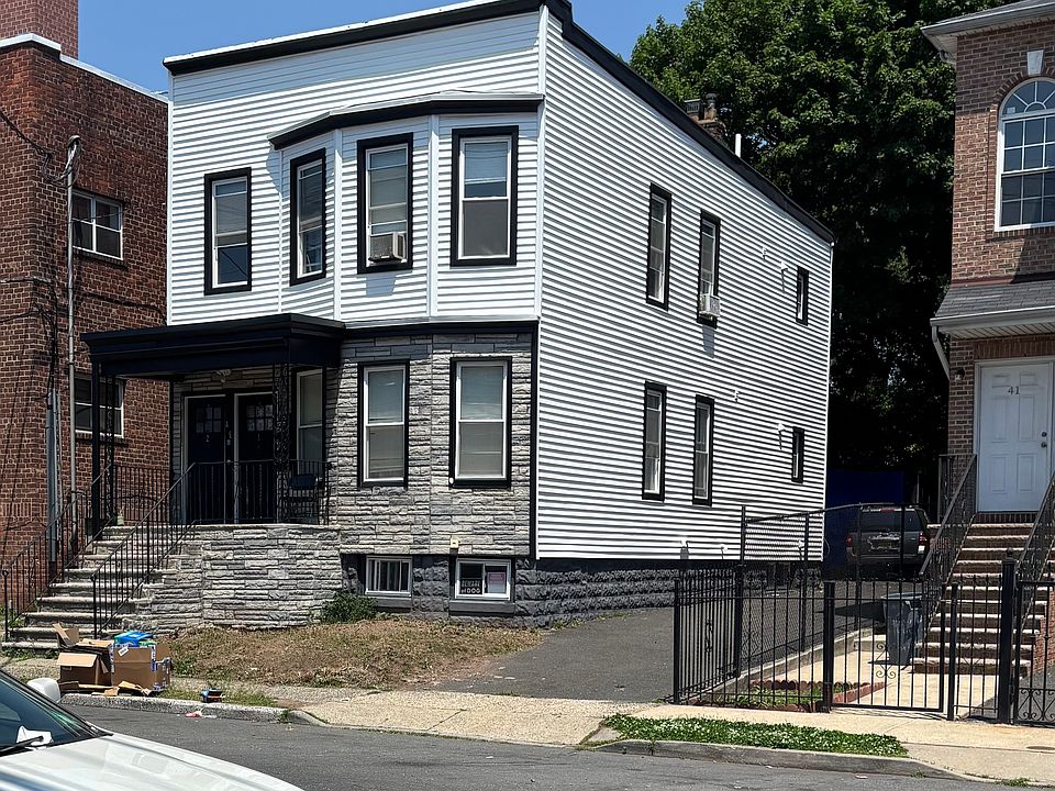 1st image of 43 Bragaw Ave Floor 1