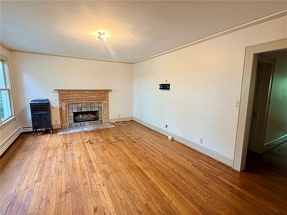 3rd image of 107 Stardust Ln