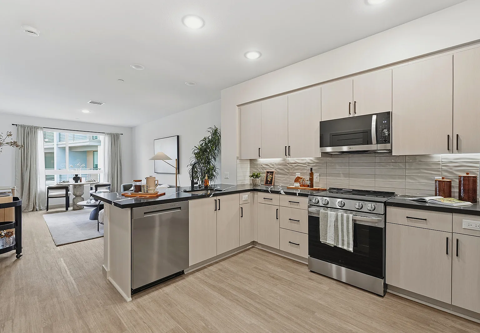 Solaris Encinitas — Photo 4