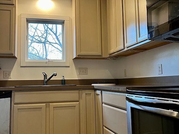 4th image of 151 Chatham Rd #A