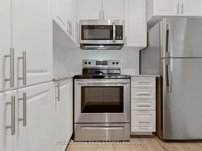 3091 Dufferin St #638 — Photo 8