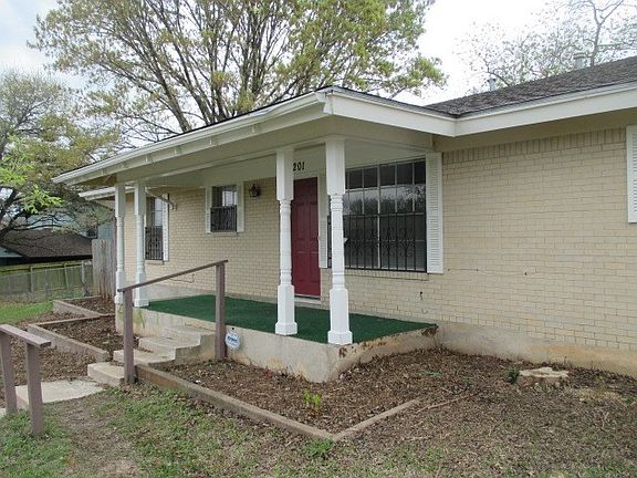 2nd image of 3201 Northeast Dr