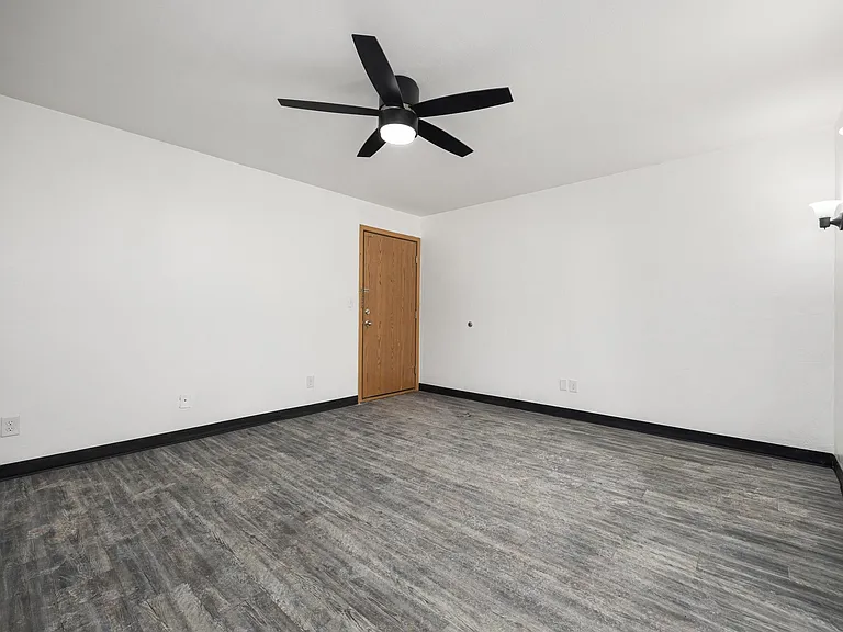 Forest Hills Apartments — Photo 27