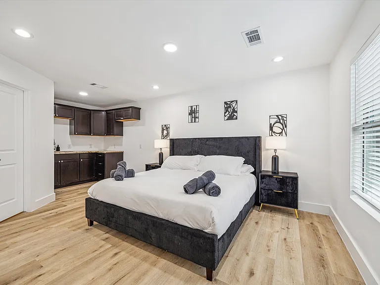 5631 Cerritos Dr — Photo 19