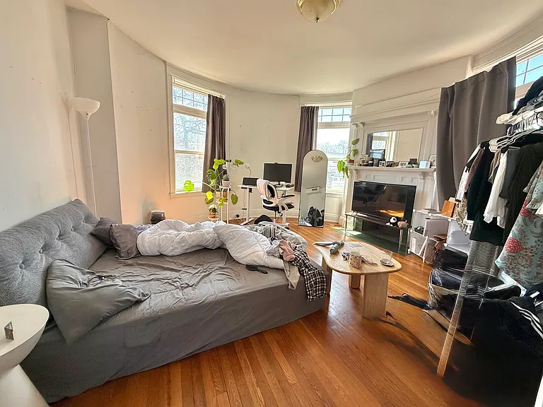 1908 Beacon St #2A — Photo 4